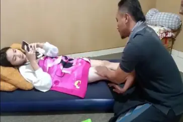 Prank Pijat Terapis Manis Malah Keenakan Crot